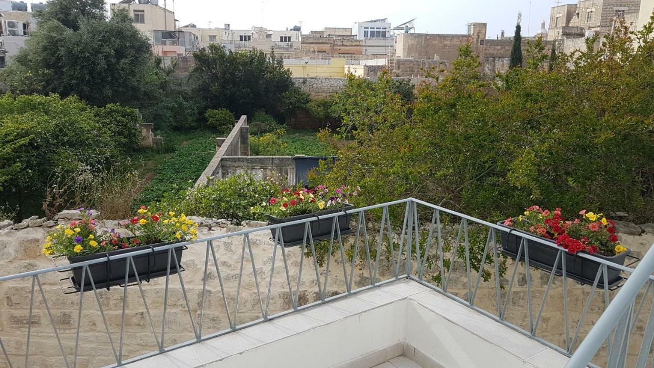 Dar Is-Sliem Apartment Tarxien Bagian luar foto